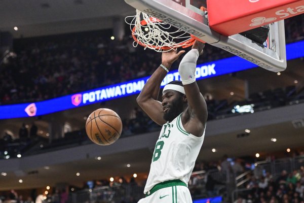 短线配资开户官网 肆虐篮筐！奎塔接球单臂砸扣&博纳双手补扣回应