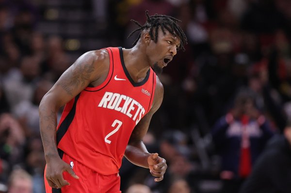 邯郸配资公司 火箭媒体人：若芬尼-史密斯今天上场我不会意外 祈祷他打出好表现