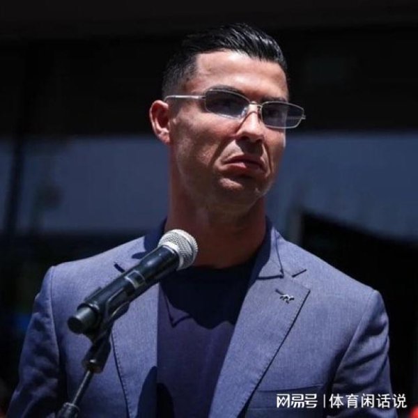 配资网站大全 C罗世界杯宣言：别急着谈冠军！真正的王者是在最艰难时刻诞生的
